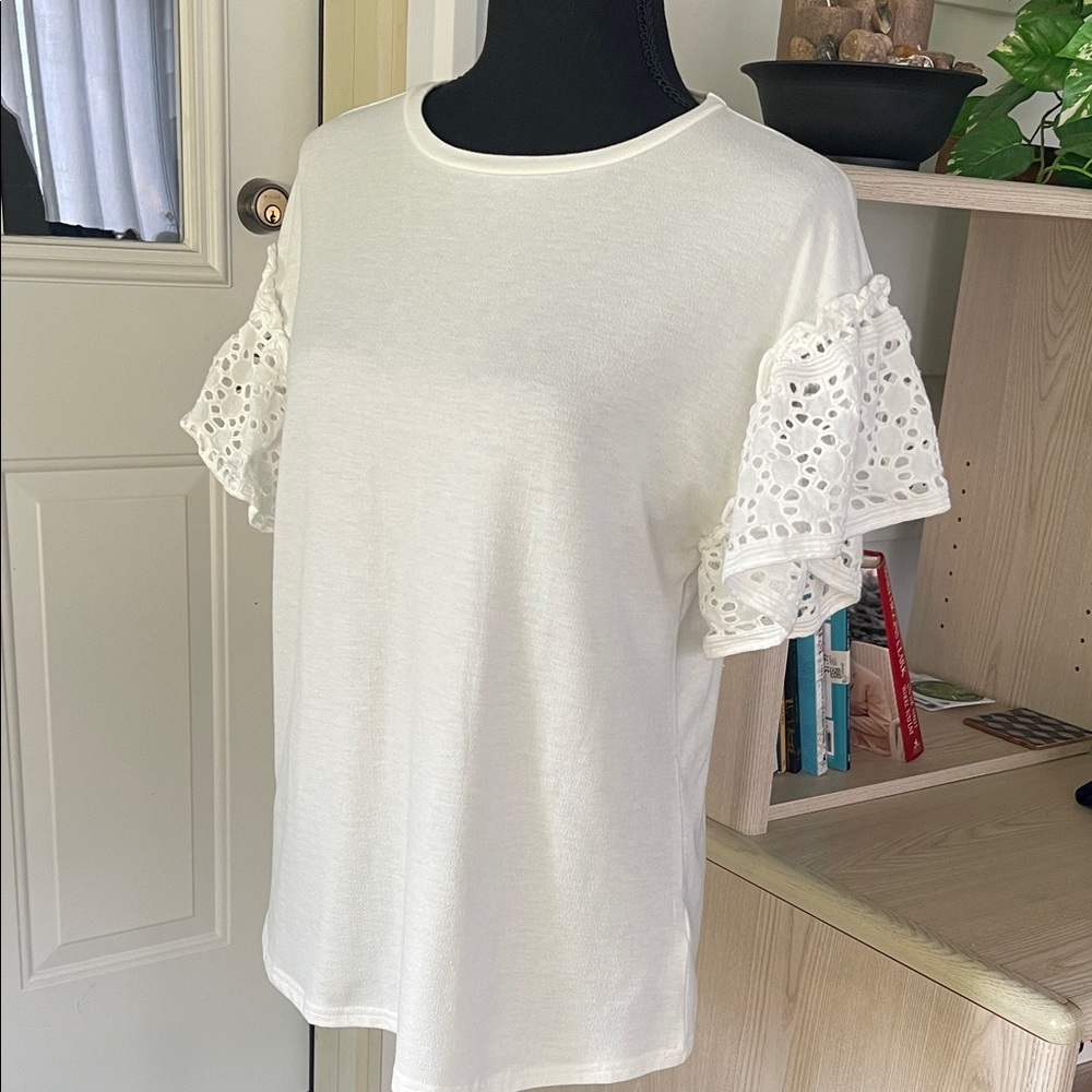 She + Sky White Puff Eyelet Lace Short Sleeve Top Size M
